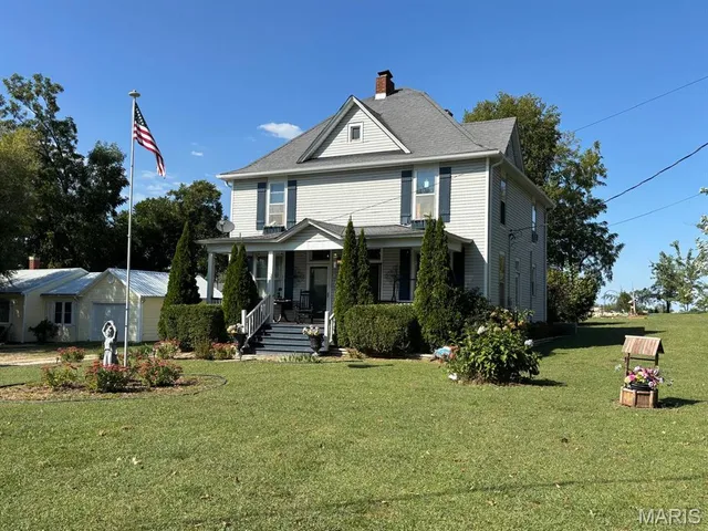 $185,000 | 809 East Main Street, Perry, MO 63462