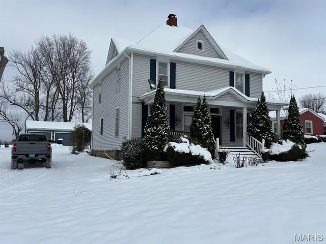 $185,000 | 809 East Main Street, Perry, MO 63462