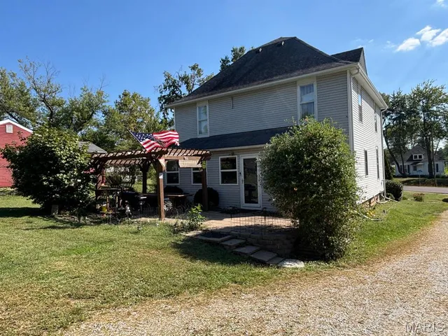 $185,000 | 809 East Main Street, Perry, MO 63462