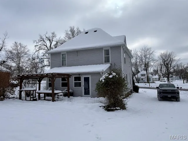 $185,000 | 809 East Main Street, Perry, MO 63462
