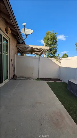 $2,500 | 1637 English, Unit B, Corona, CA 92879