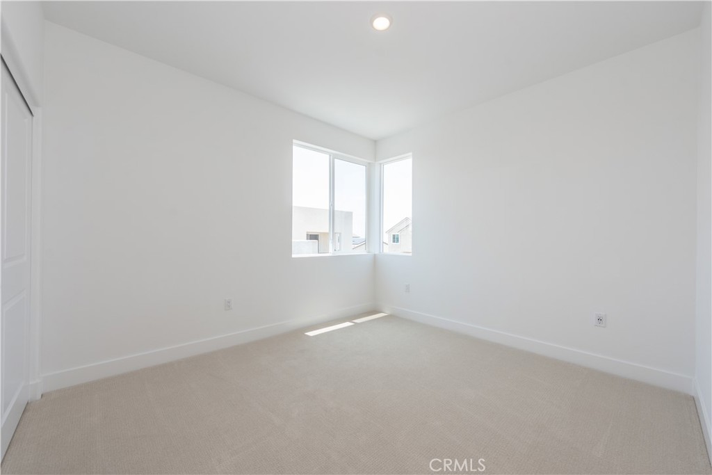 136 Seep Irvine, CA 92618 - Photo 20 of 32