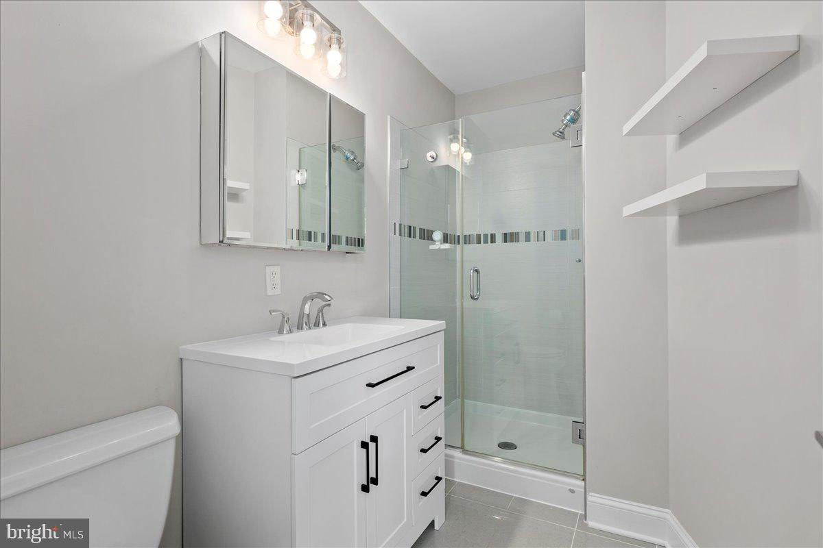 2019 19th Street Northwest, Unit 2 Washington, DC 20009 - Photo 26 of 30 Primary ensuite bathroom