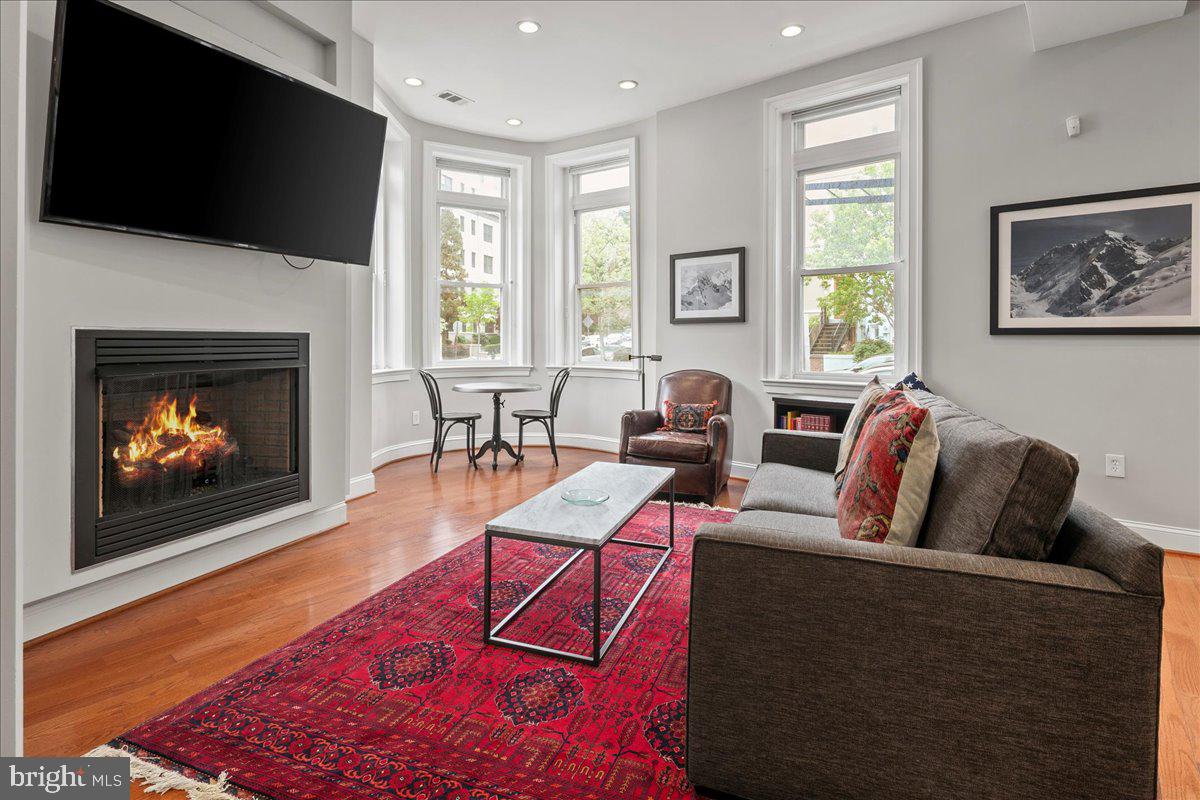2019 19th Street Northwest, Unit 2 Washington, DC 20009 - Photo 8 of 30 Gas fireplace