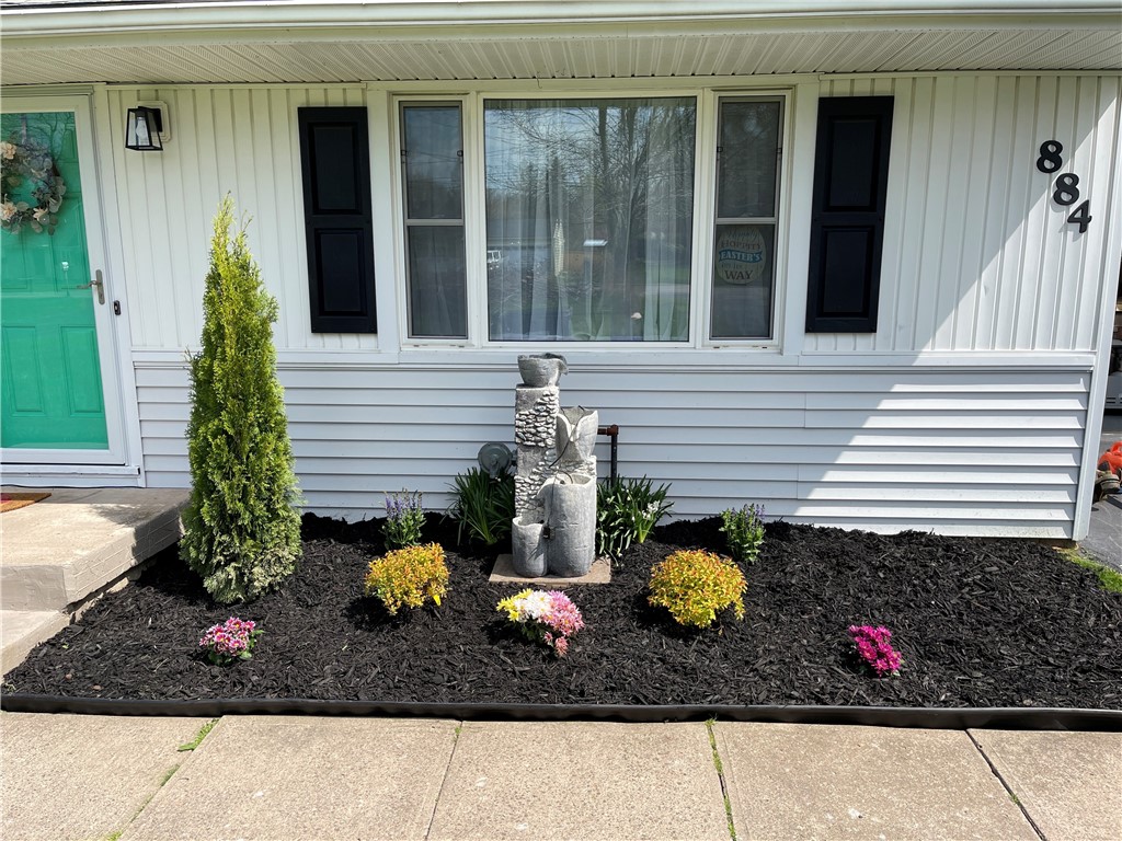 884 North Greece Road Greece, NY 14626 - Photo 3 of 41