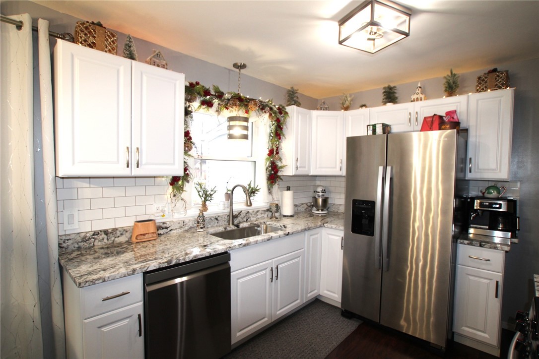 884 North Greece Road Greece, NY 14626 - Photo 9 of 41