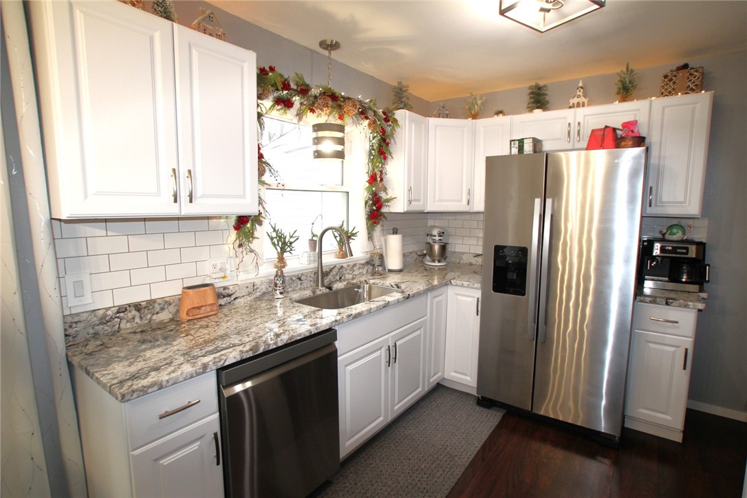 884 North Greece Road Greece, NY 14626 - Photo 10 of 41