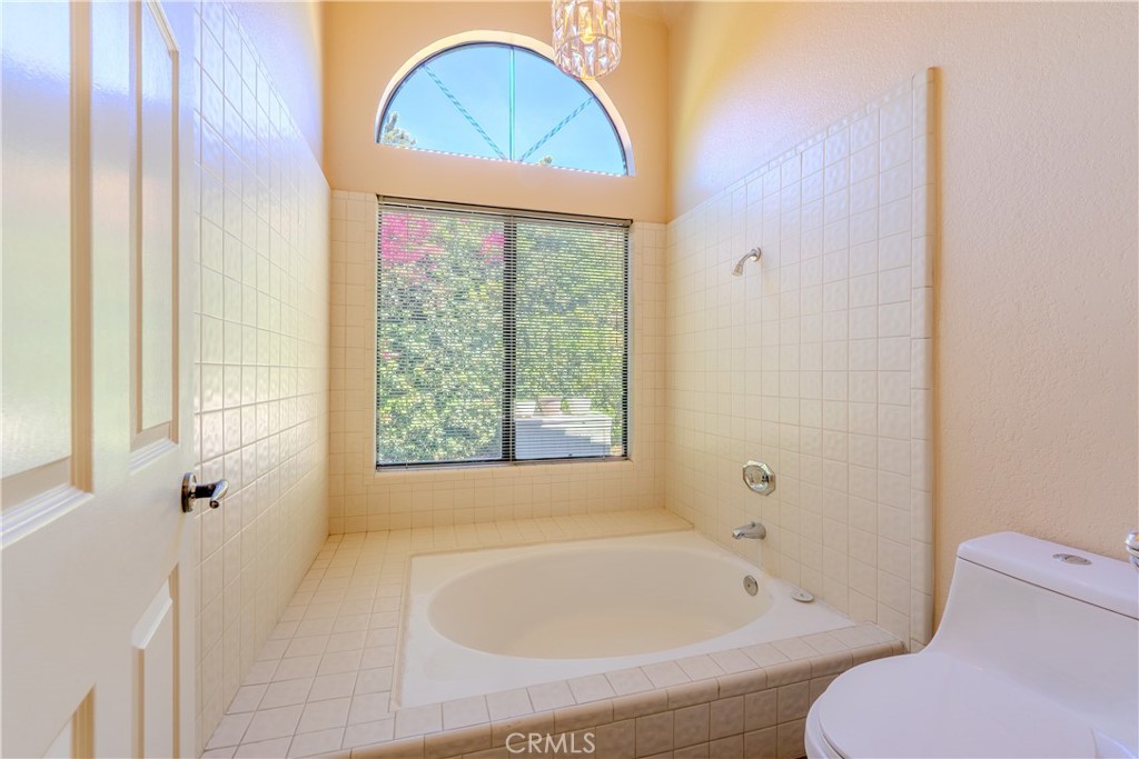 2667 Victoria Park Drive Riverside, CA 92506 - Photo 15 of 20