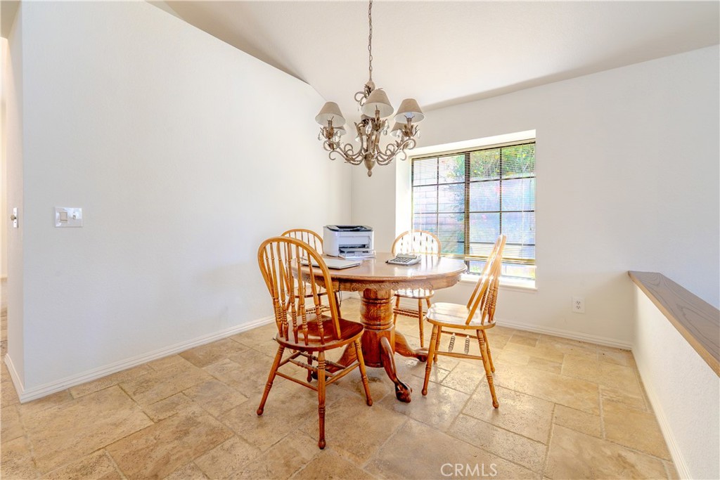 2667 Victoria Park Drive Riverside, CA 92506 - Photo 4 of 20