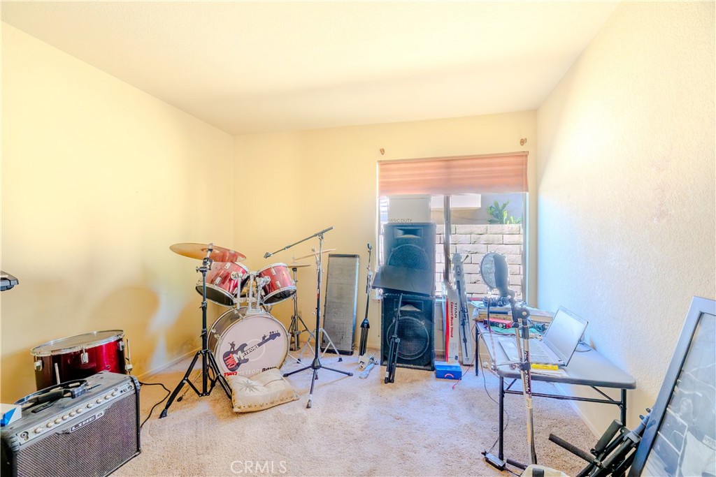 2667 Victoria Park Drive Riverside, CA 92506 - Photo 10 of 20