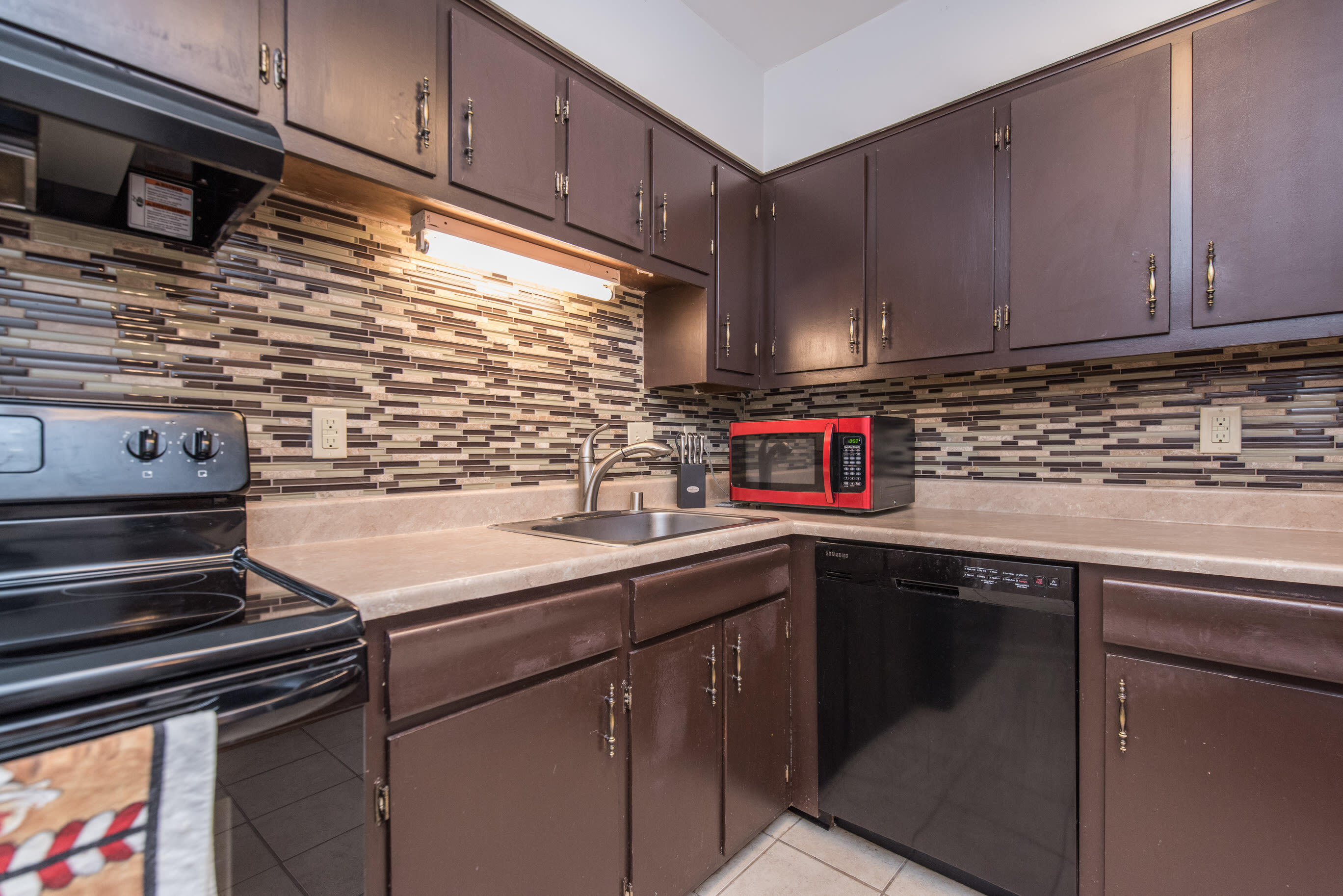 1084 Armstrong Mill Road, Unit D Lexington, KY 40517 - Photo 7 of 12 Kitchen