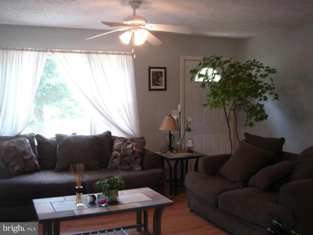 15547 Waterloo Road Amissville, VA 20106 - Photo 13 of 18 Living Room