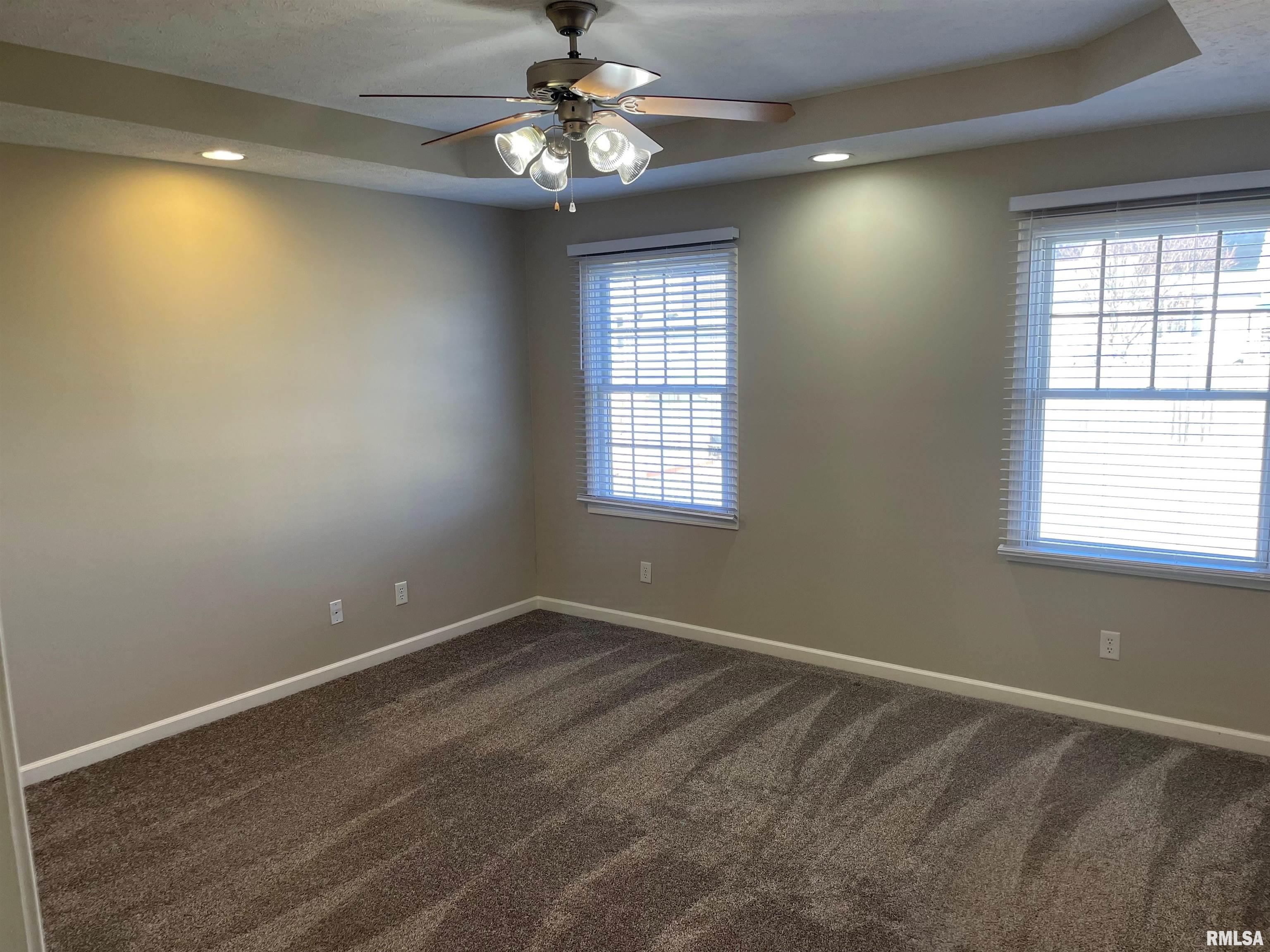 1909 English Oak Washington, IL 61571 - Photo 14 of 27