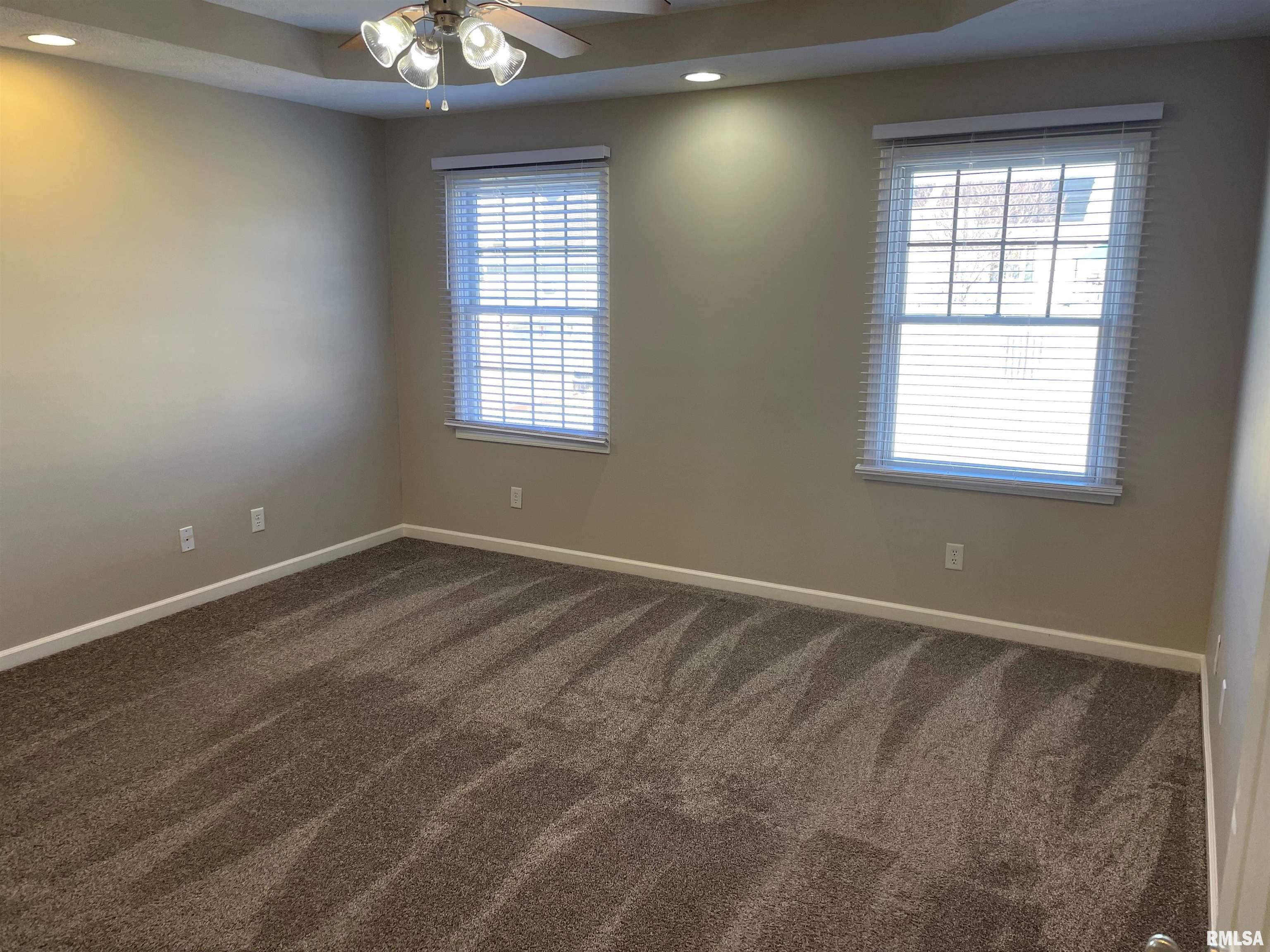 1909 English Oak Washington, IL 61571 - Photo 15 of 27
