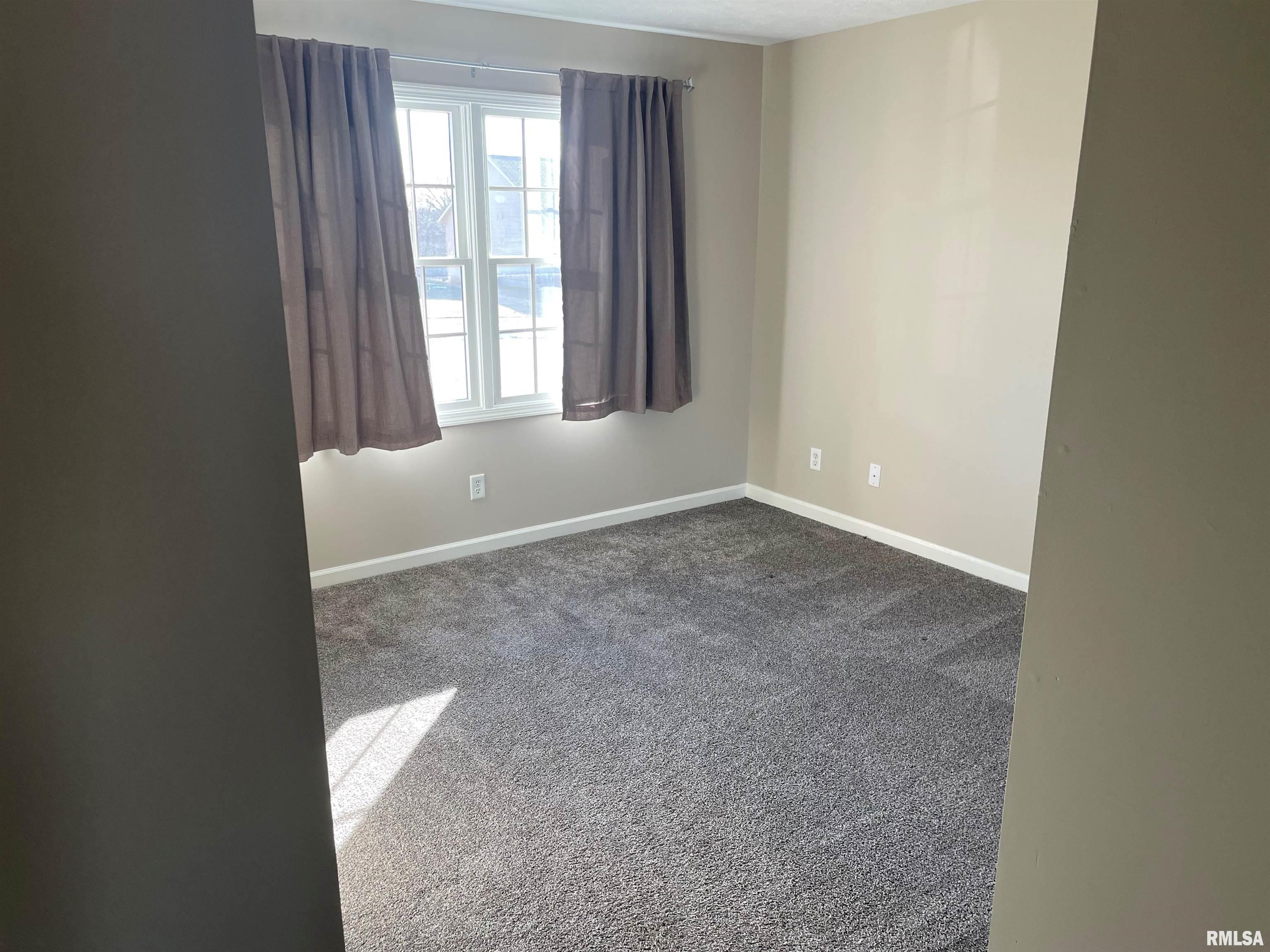 1909 English Oak Washington, IL 61571 - Photo 17 of 27