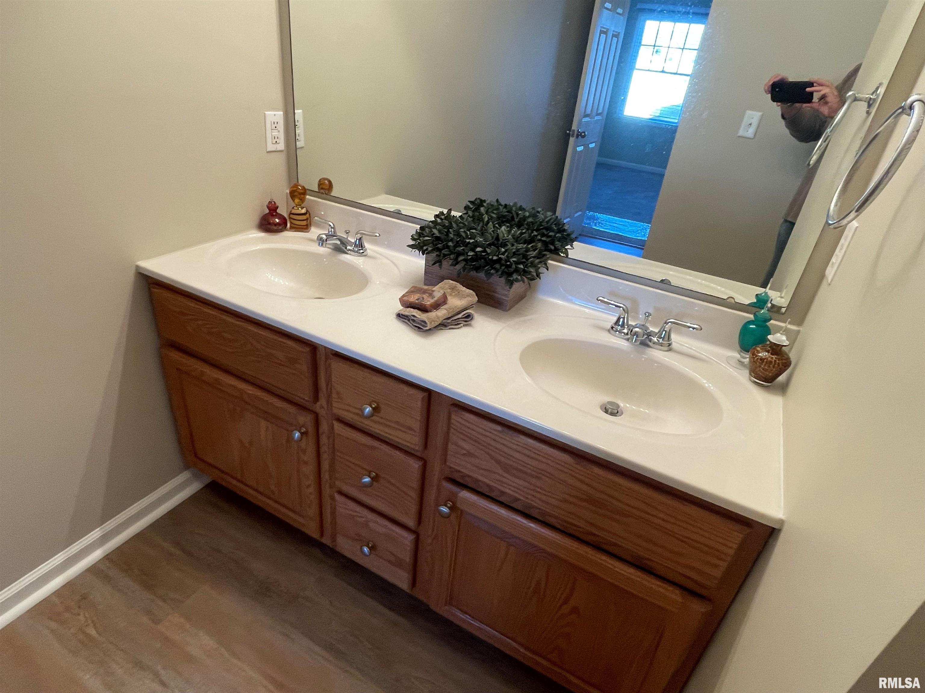 1909 English Oak Washington, IL 61571 - Photo 20 of 27