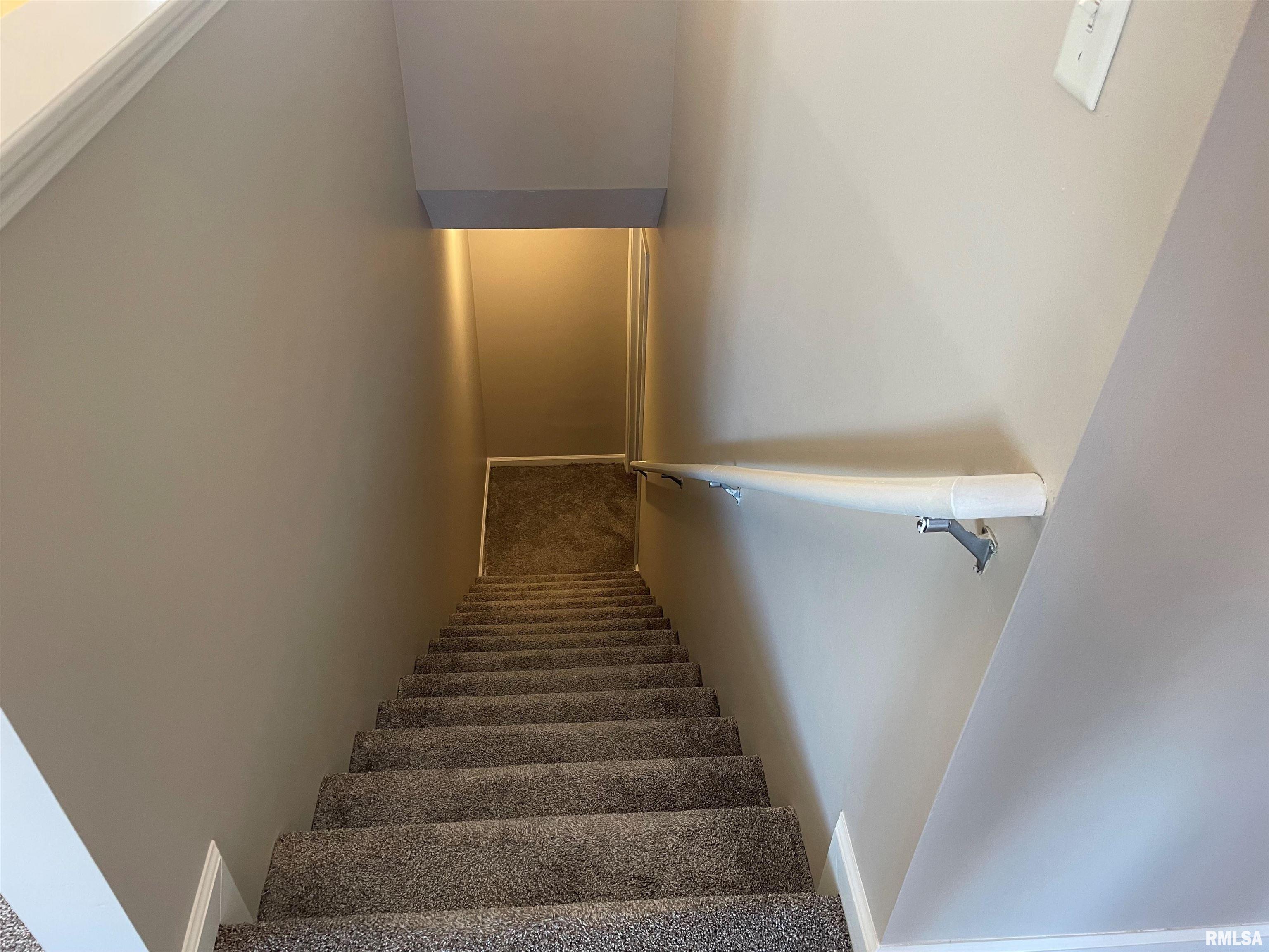 1909 English Oak Washington, IL 61571 - Photo 21 of 27