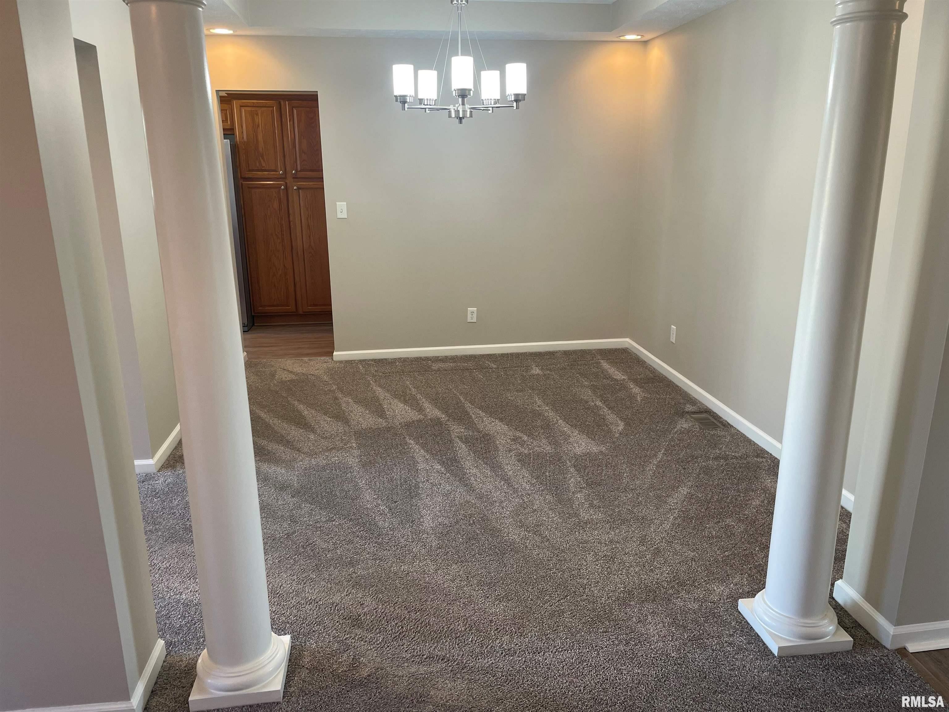 1909 English Oak Washington, IL 61571 - Photo 6 of 27