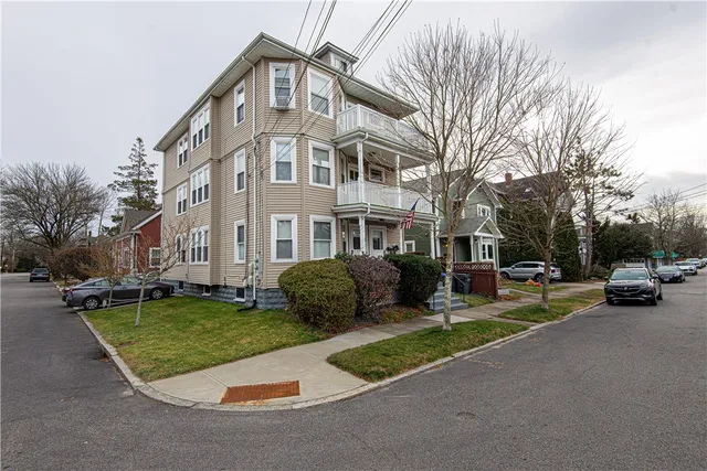 $2,400 | 221 Cole Avenue, Unit 1, Providence, RI 02906