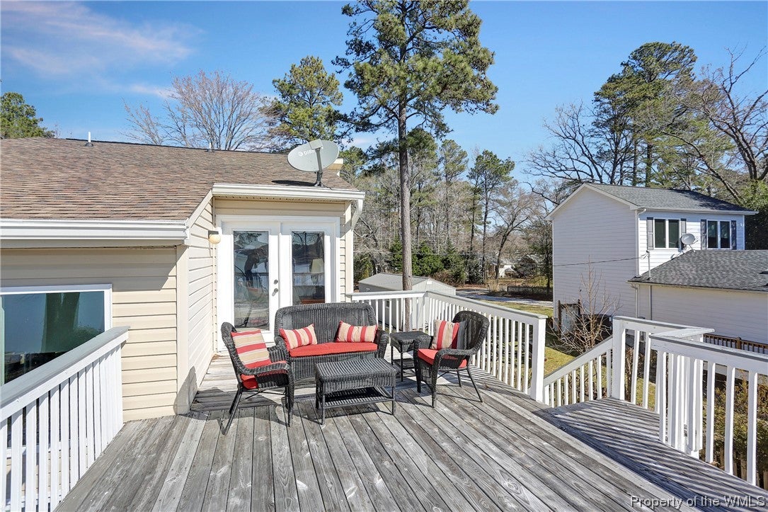4051 South Riverside Drive Lanexa, VA 23089 - Photo 11 of 40 Gallery Image 11