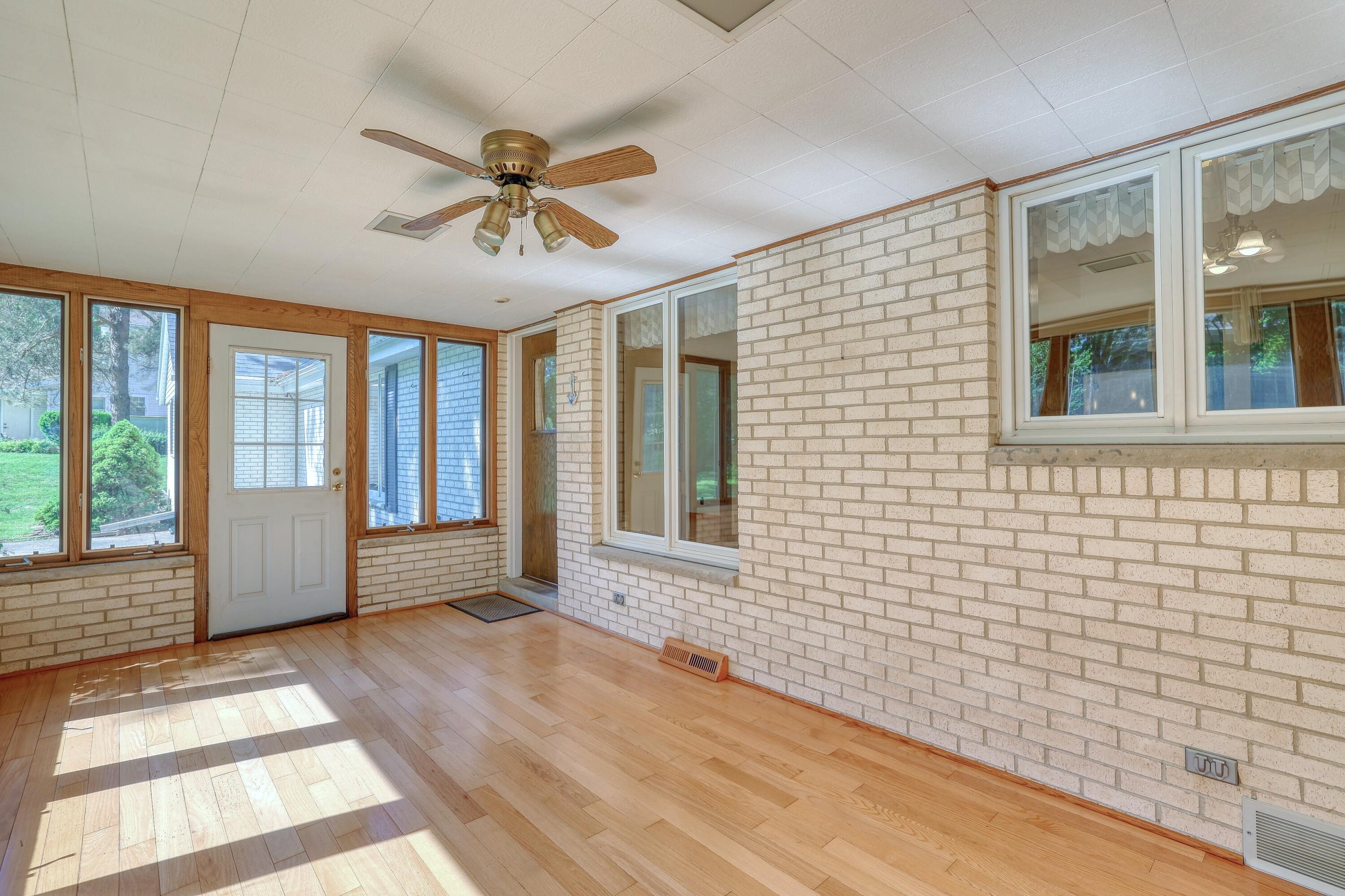 3910 Fresno Road Brookfield, WI 53045 - Photo 9 of 47 Sun Room