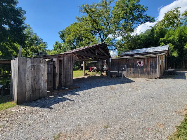 $310,000 | 10476 Colonial Highway, Evington, VA 24550