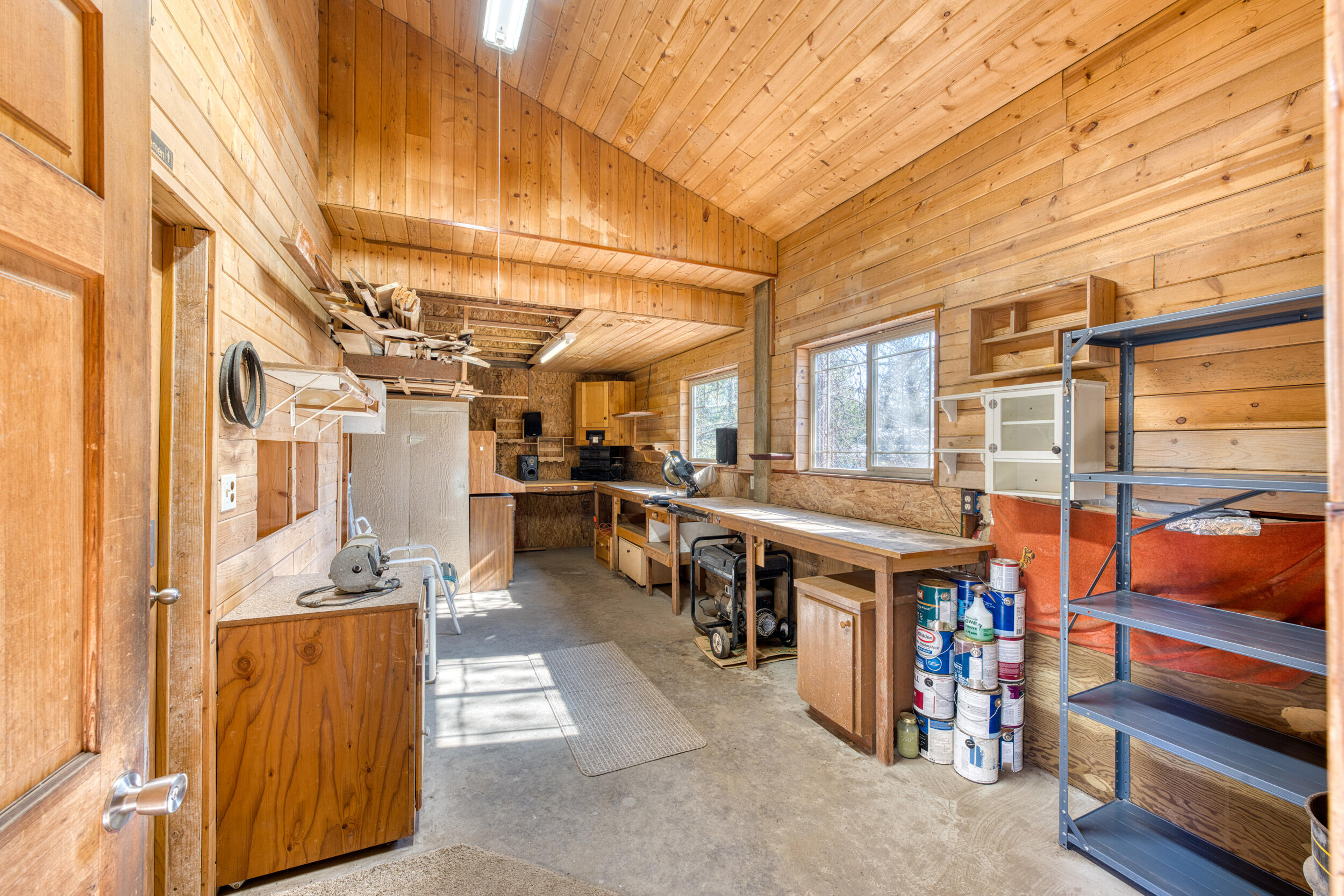 16506 Sprague Loop La Pine, OR 97739 - Photo 9 of 53 Workshop adjacent to the one car garage