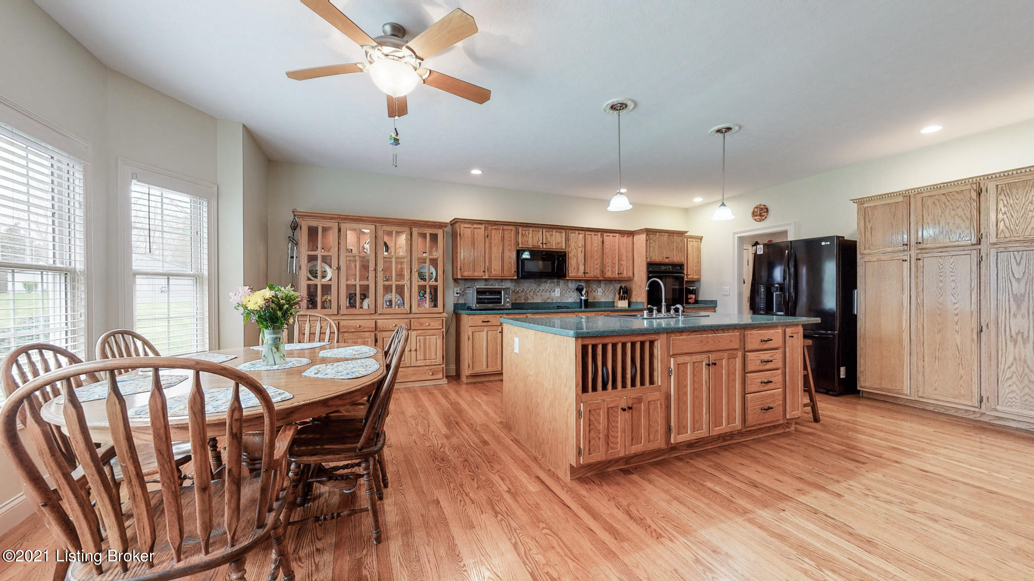 4814 Routt Road Louisville, KY 40299 - Photo 12 of 42 Kitchen