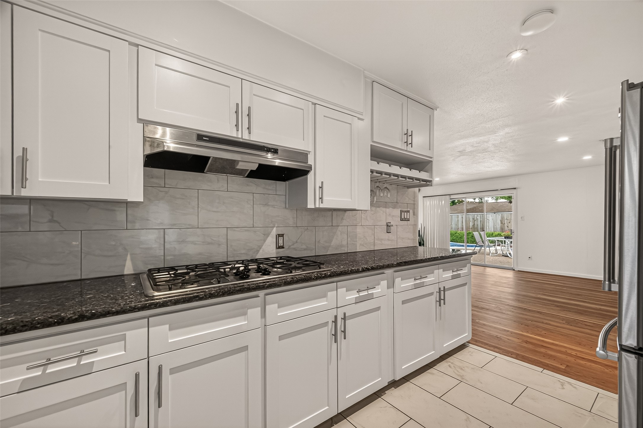 5666 Overbrook Lane Houston, TX 77056 - Photo 16 of 36