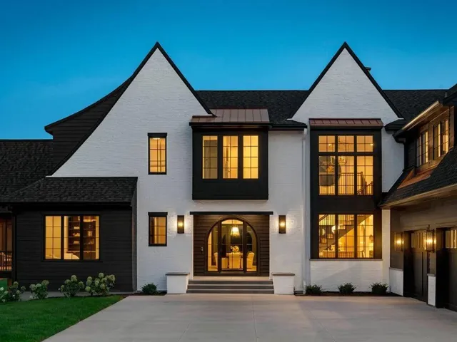 $2,250,000 | 2224 Bridgevine Court, Independence, MN 55359