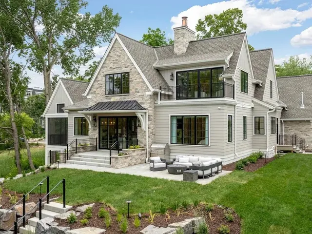 $2,250,000 | 2224 Bridgevine Court, Independence, MN 55359