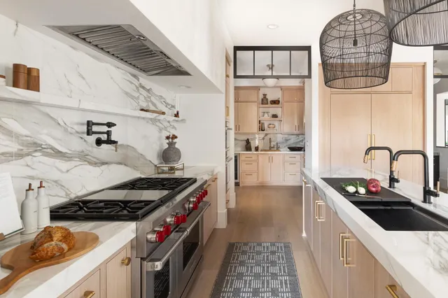 $2,250,000 | 2224 Bridgevine Court, Independence, MN 55359