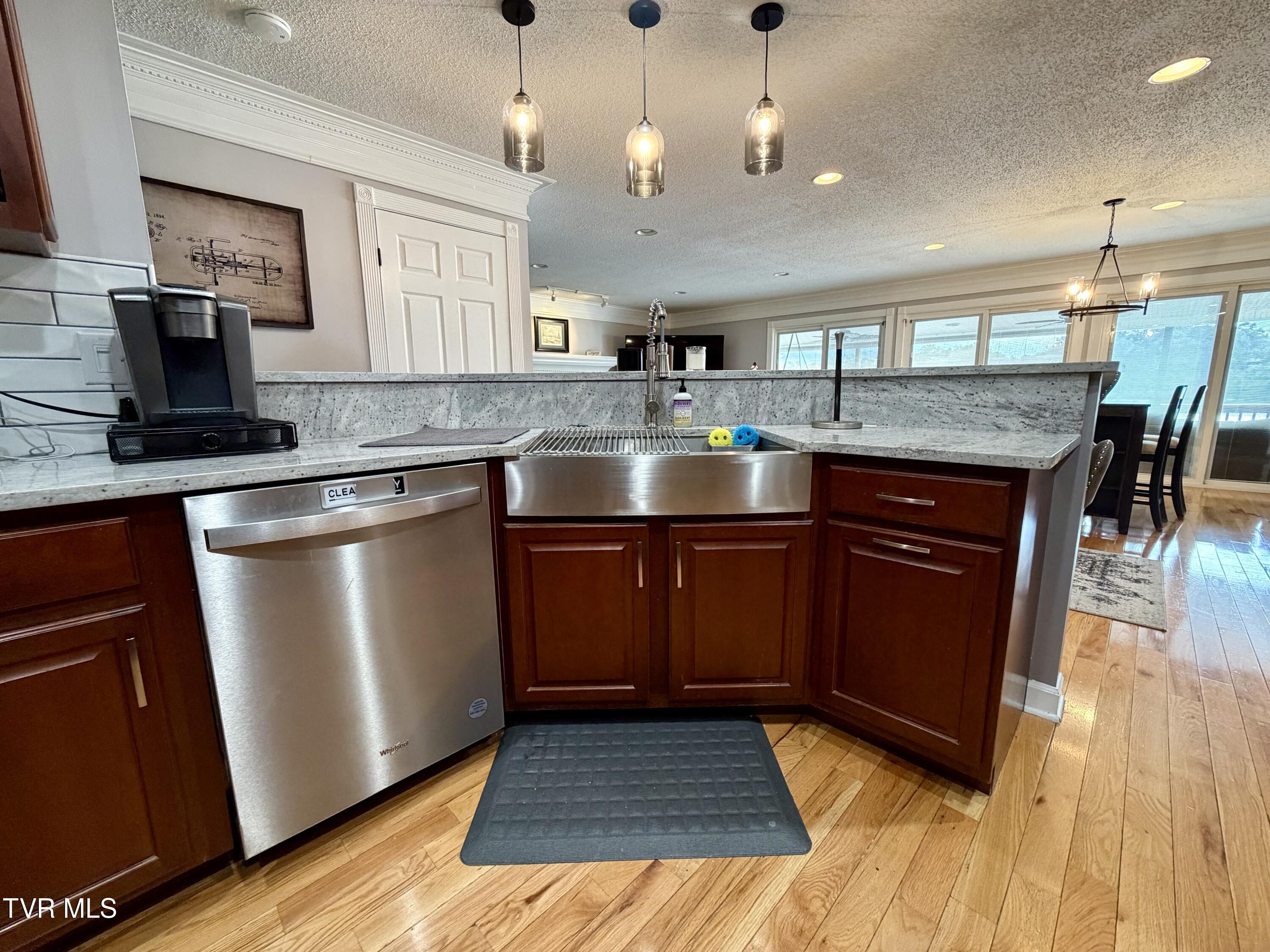 877 Summer Sound Road Piney Flats, TN 37686 - Photo 9 of 94 93