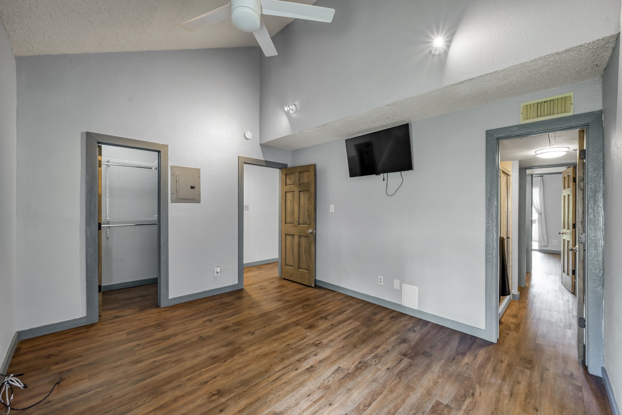 12900 Walden Road, Unit 216B Montgomery, TX 77356 - Photo 11 of 24 Downstairs Bedroom
