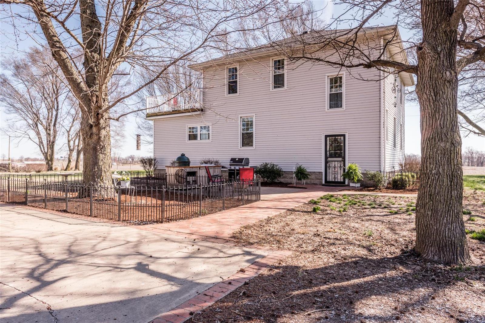 325 Summerfield Road St. Jacob, IL 62281 - Photo 3 of 33 Gallery Image 3