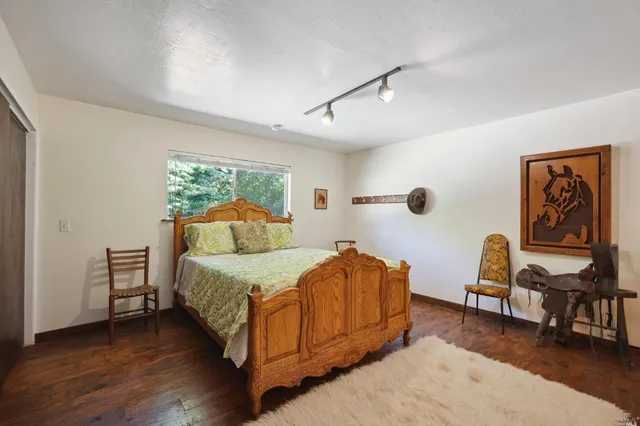 $6,000 | 5953 Shoreline Highway, Bolinas, CA 94924