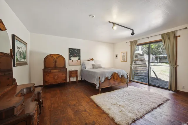 $6,000 | 5953 Shoreline Highway, Bolinas, CA 94924