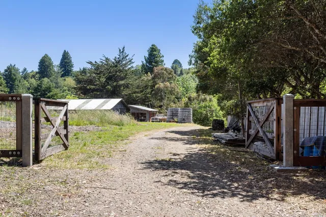 $6,000 | 5953 Shoreline Highway, Bolinas, CA 94924
