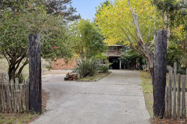 $6,000 | 5953 Shoreline Highway, Bolinas, CA 94924