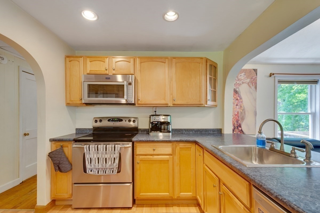 45 Riveredge Road Billerica, MA 01862 - Photo 4 of 34