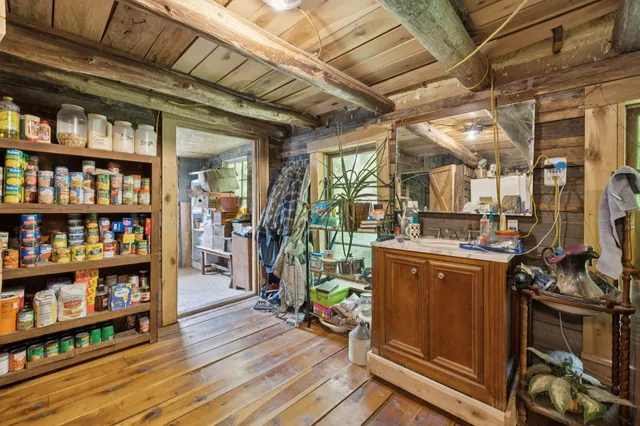 $389,900 | 122 Hooper Road, Hohenwald, TN 38462