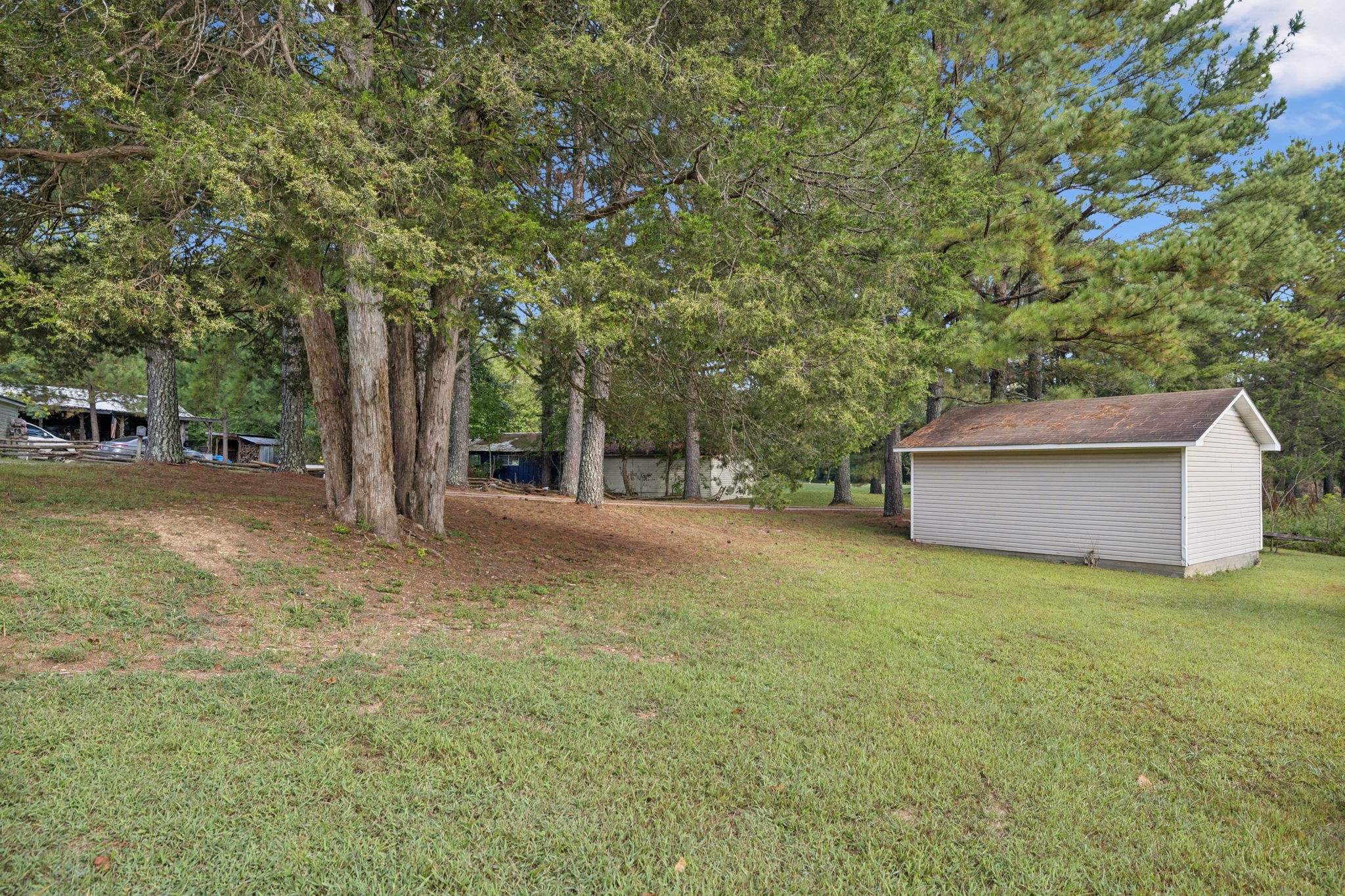 122 Hooper Road Hohenwald, TN 38462 - Photo 22 of 57