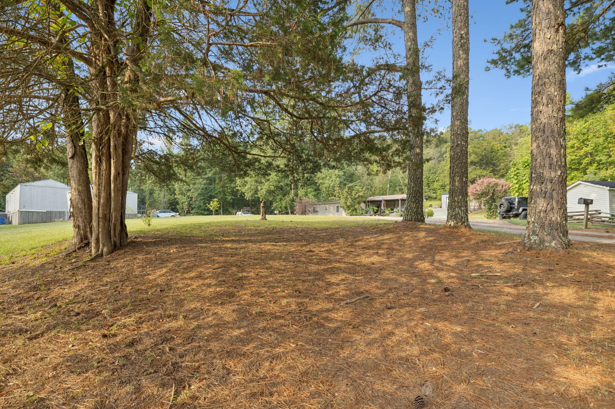 122 Hooper Road Hohenwald, TN 38462 - Photo 23 of 57