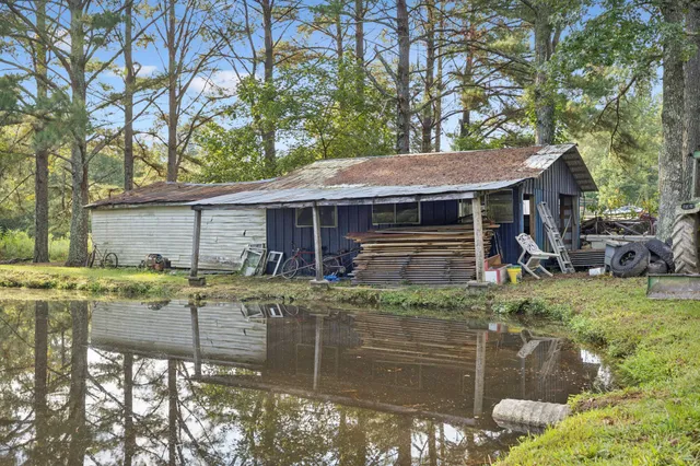 $389,900 | 122 Hooper Road, Hohenwald, TN 38462