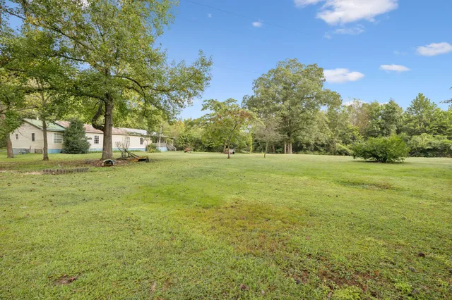 $389,900 | 122 Hooper Road, Hohenwald, TN 38462