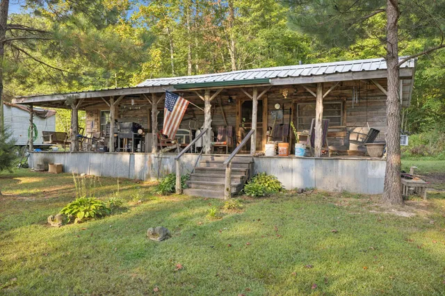 $389,900 | 122 Hooper Road, Hohenwald, TN 38462