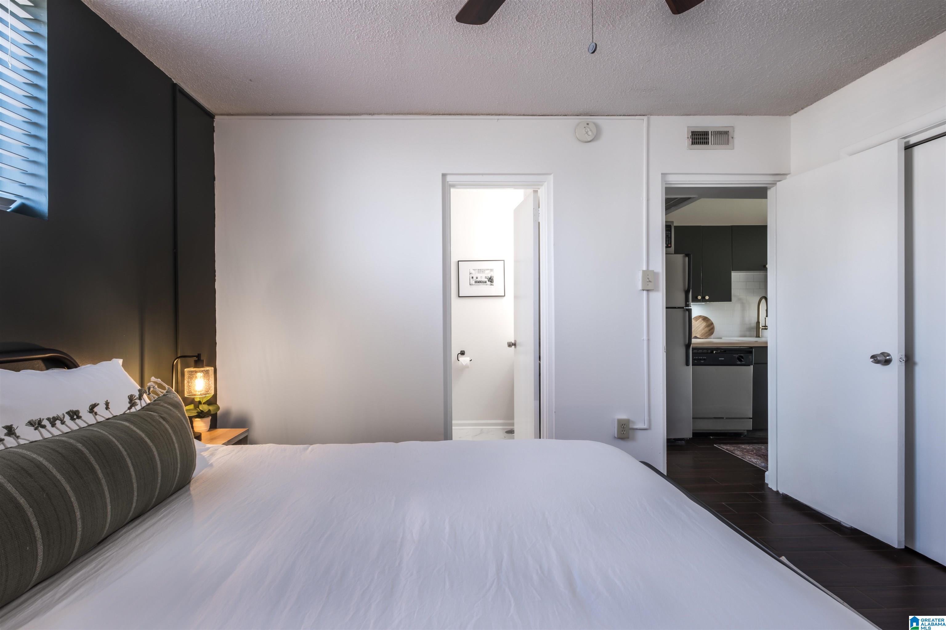 2990 Rhodes Circle South, Unit 103 Birmingham, AL 35205 - Photo 13 of 22