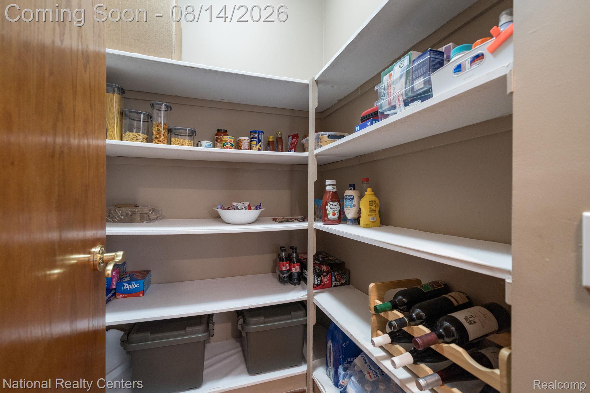 3813 Kaeleaf Road Lake Orion, MI 48360 - Photo 18 of 65 Walk in pantry