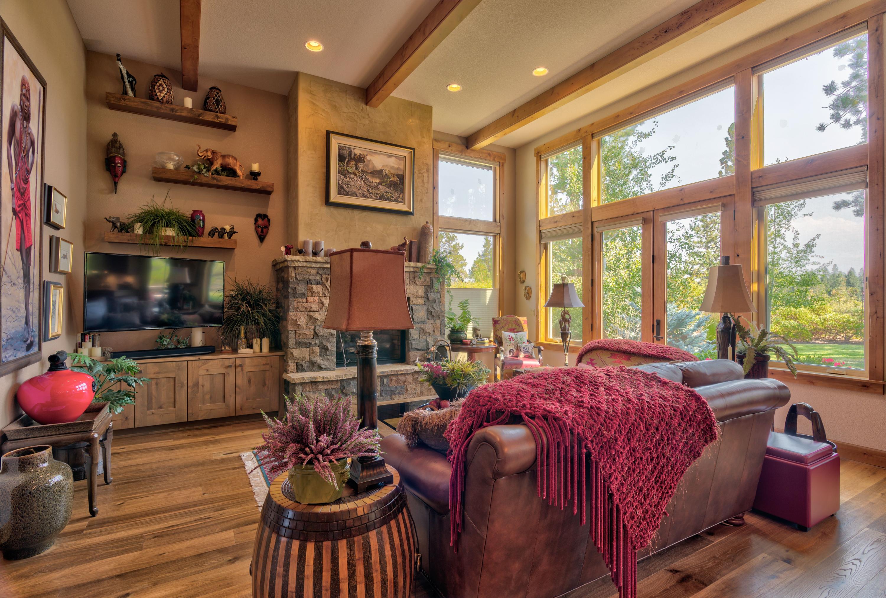 60444 Snap Shot Loop Bend, OR 97702 - Photo 3 of 38 Living room