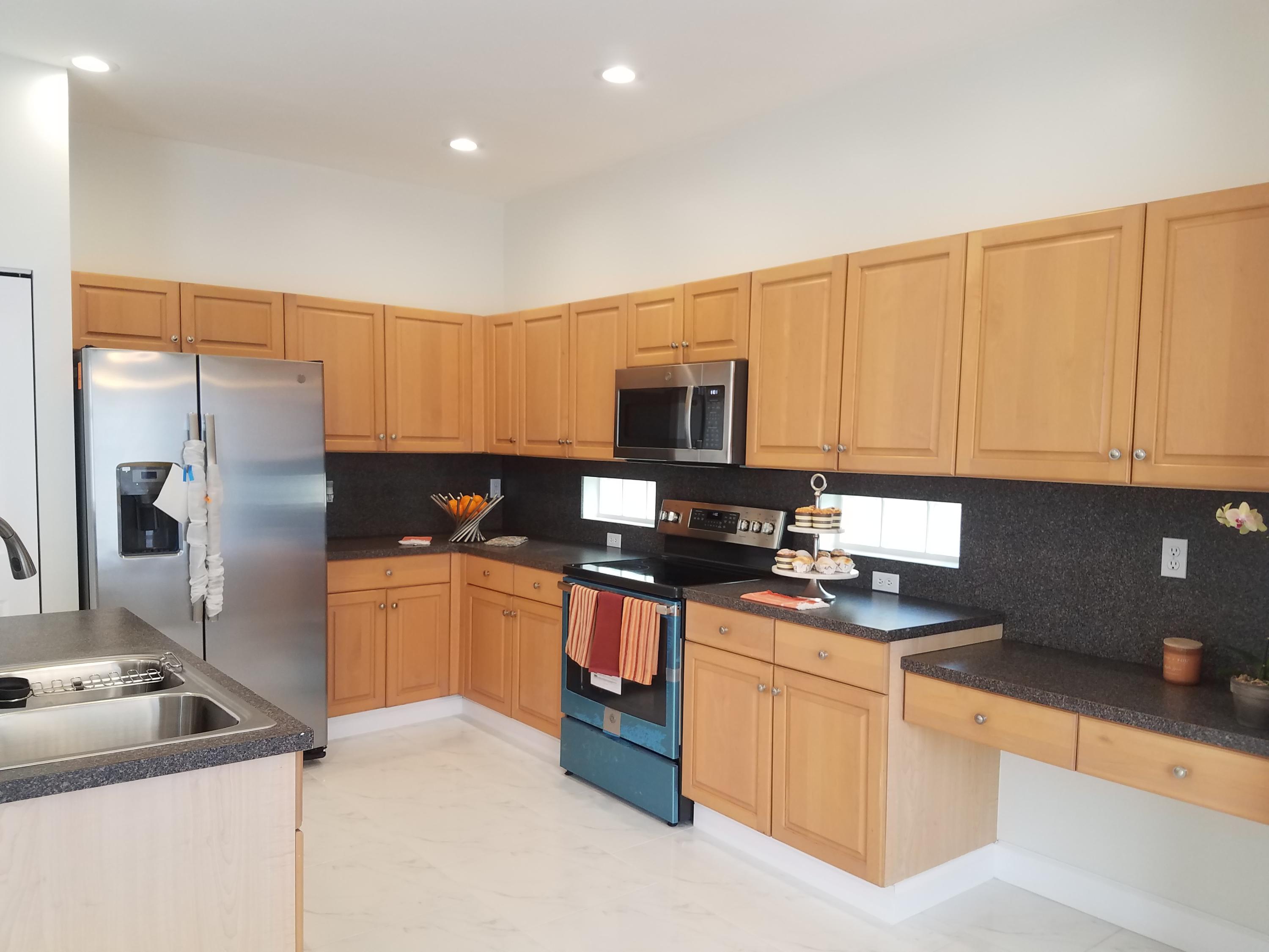 3547 Stratton Lane Boynton Beach, FL 33436 - Photo 4 of 35 Kitchen